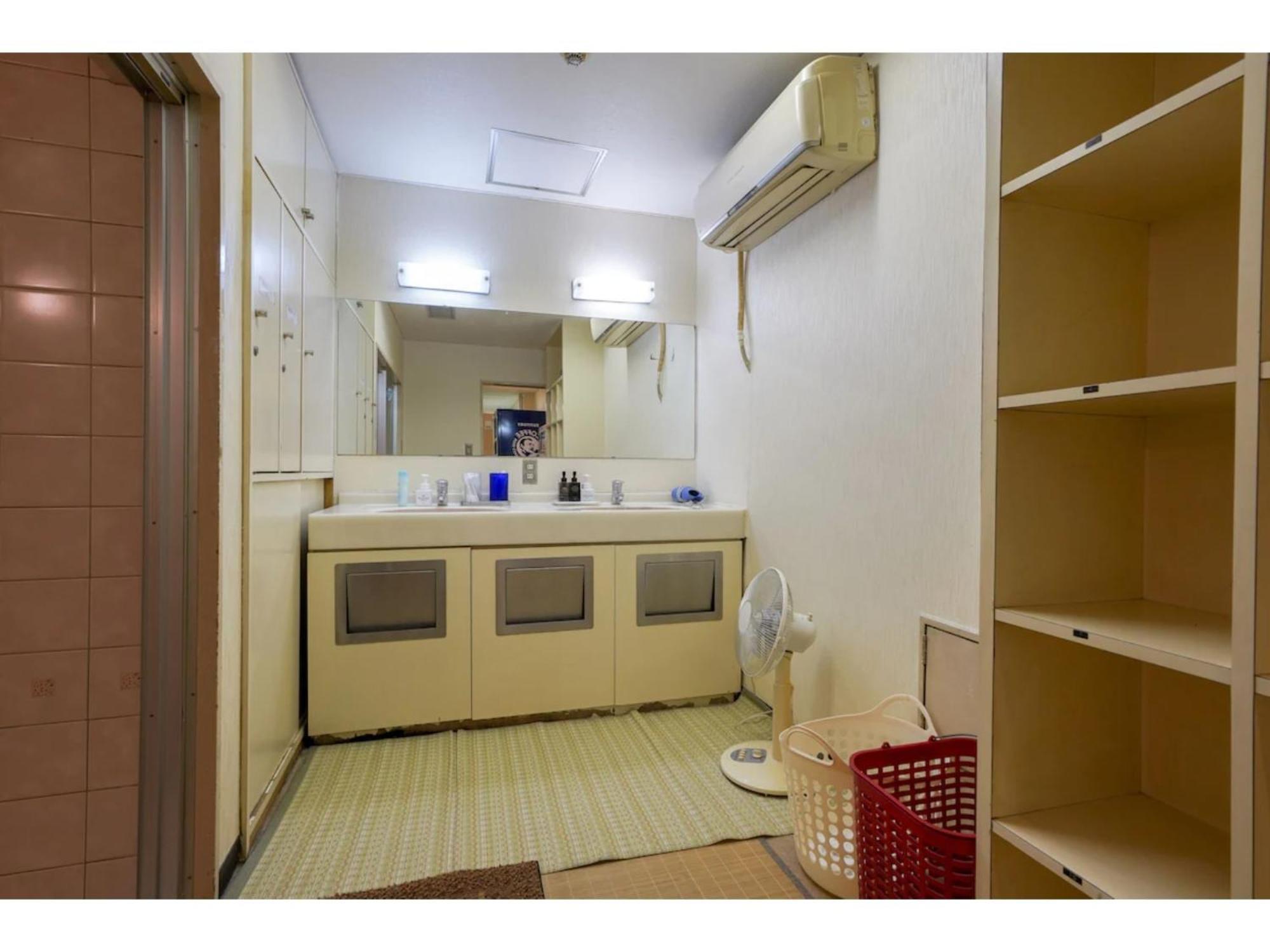 Male Only Capsule Inn Hamamatsucho - Vacation Stay 68799V Tokyo Esterno foto